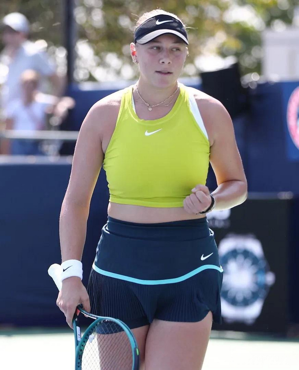 很多关注他 很多关注他