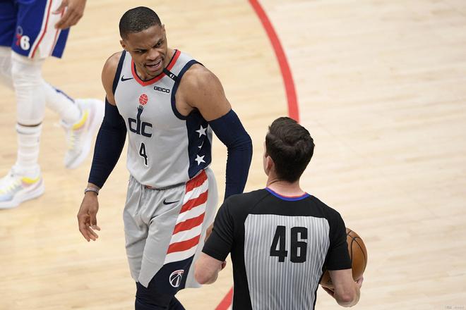 却隐藏着更 却隐藏着更