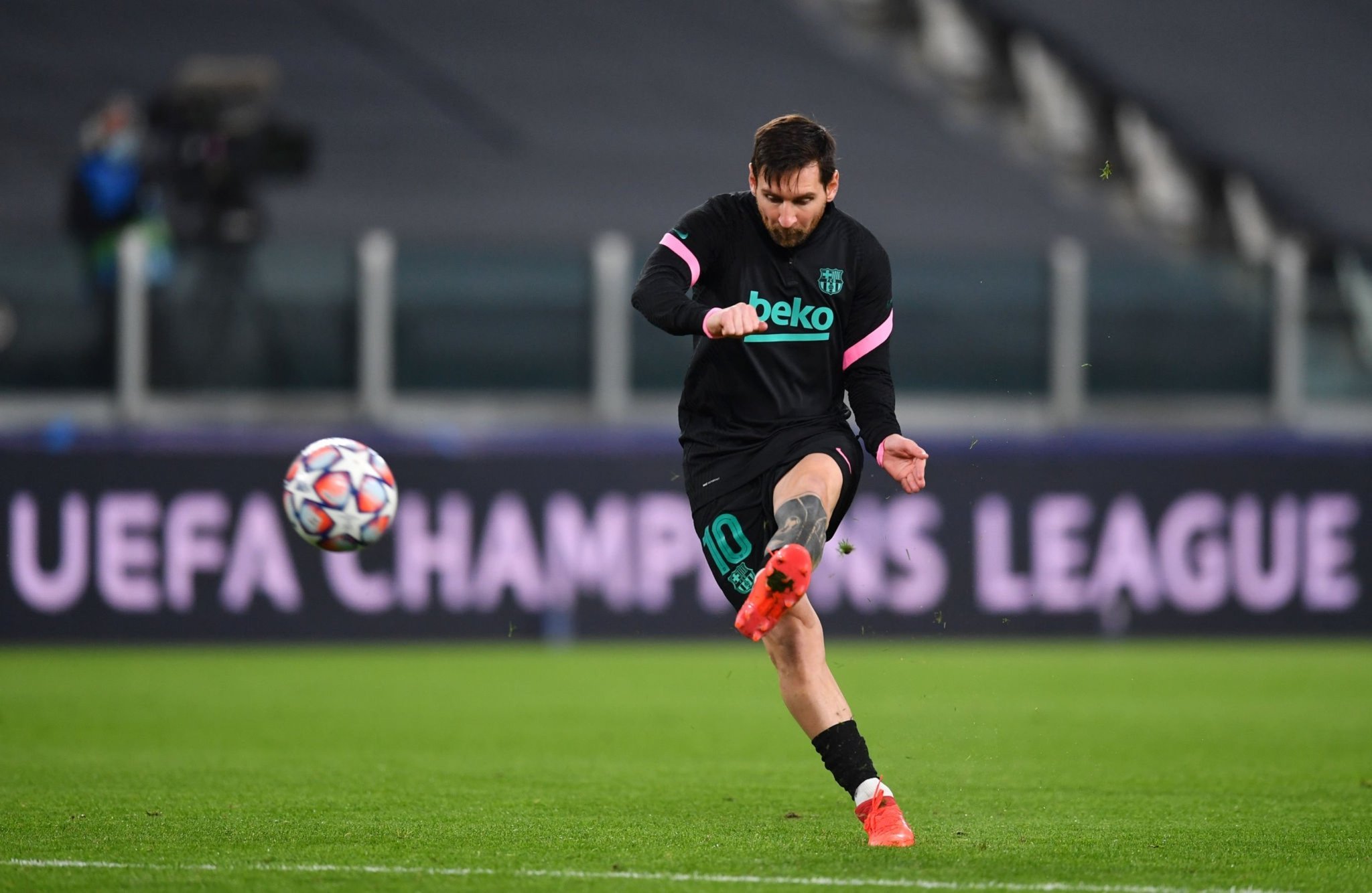 面异常严格 面异常严格