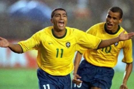 稳定防守反 稳定防守反